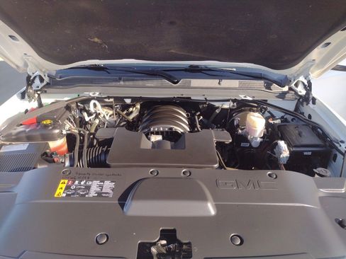 Used 2019 GMC Yukon XL SLT w/ Open Road Package AWD/4WD image 10