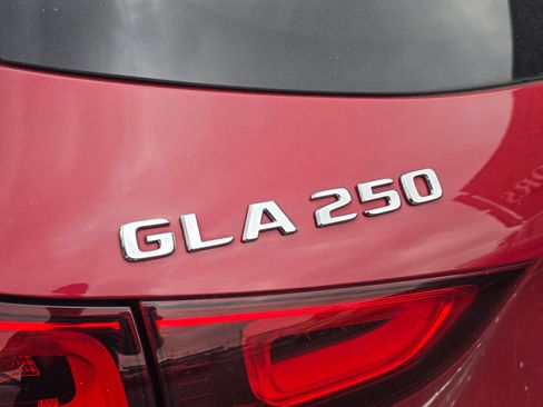 Used 2021 Mercedes-Benz GLA 250 4MATIC image 7