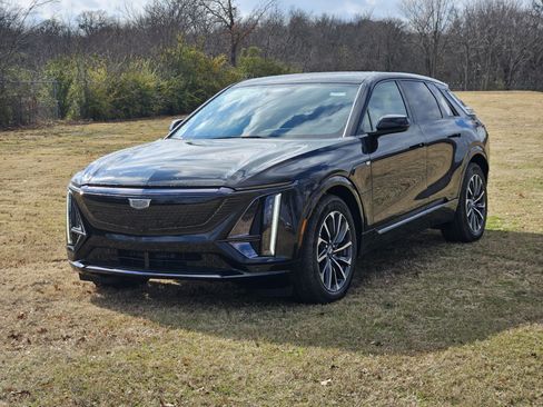 New 2026 Cadillac Lyriq Sport image 2