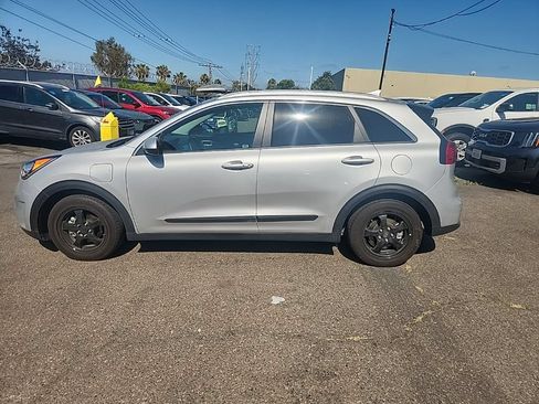 Used 2019 Kia Niro LX FWD image 9