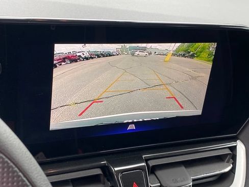 Certified 2025 Chevrolet TrailBlazer LT w/ Driver Confidence Package FWD image 11