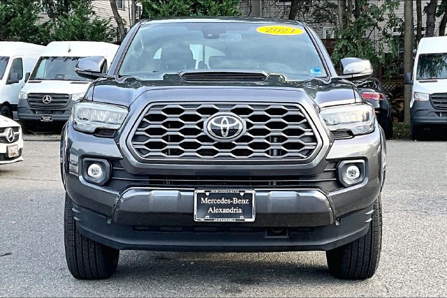 Used 2021 Toyota Tacoma TRD Sport w/ TRD Premium Sport Package AWD/4WD image 2