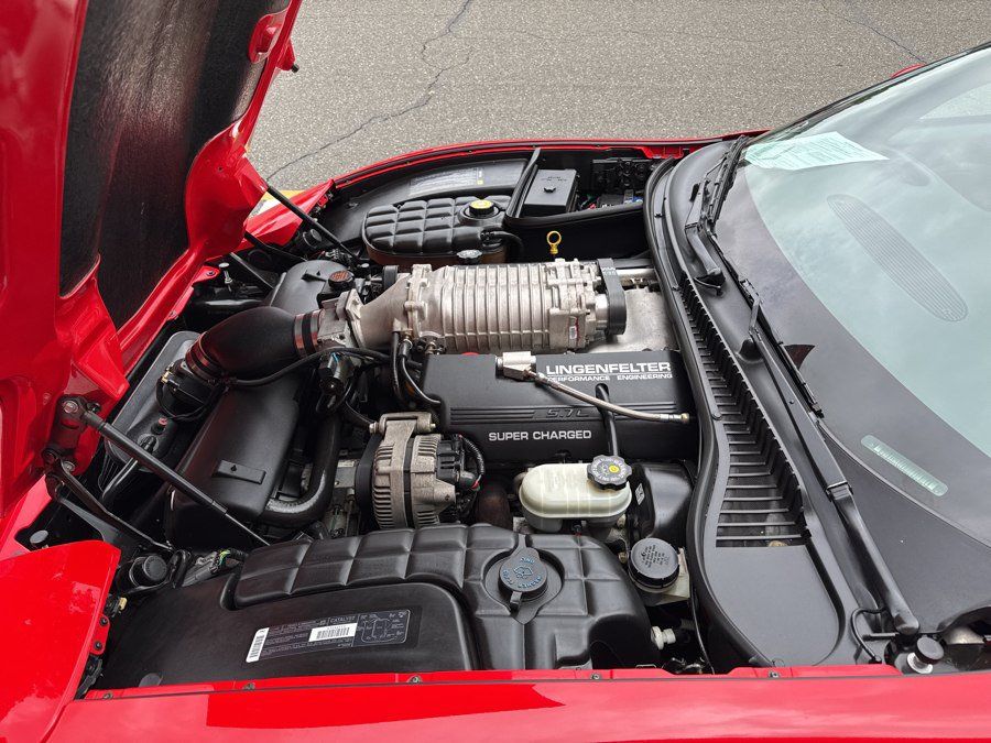 Used 2000 Chevrolet Corvette Coupe w/ Performance Handling Pkg RWD image 19