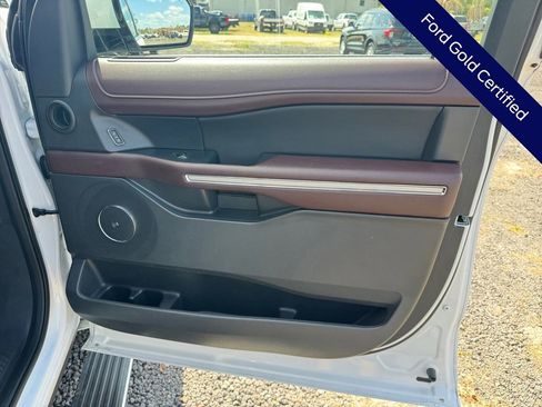 Used 2024 Ford Expedition Limited AWD/4WD image 24