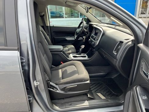 Used 2022 Chevrolet Colorado LT w/ LT Convenience Package AWD/4WD image 46