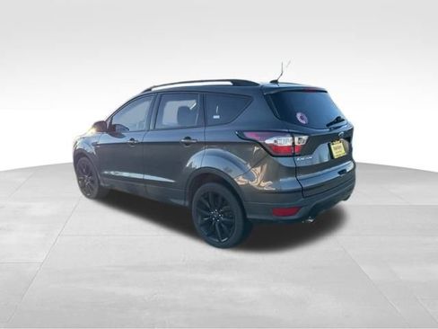 Used 2018 Ford Escape SE w/ SE Sport Appearance Package image 5