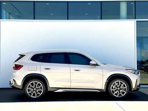 New 2026 BMW X1 xDrive28i w/ Technology Package AWD/4WD image 3
