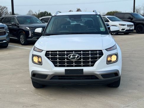 Certified 2023 Hyundai Venue SEL image 2