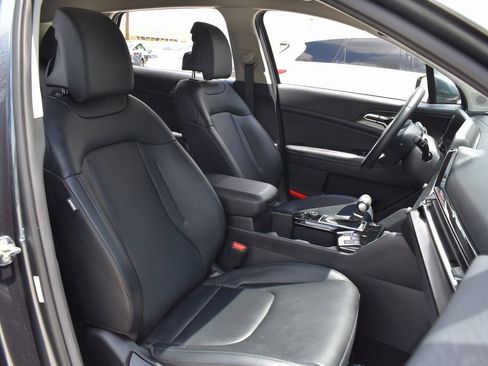 Used 2023 Kia Sportage EX image 28