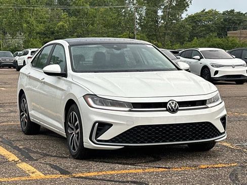 New 2025 Volkswagen Jetta SE image 7