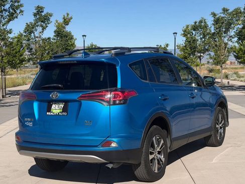 Used 2018 Toyota RAV4 XLE AWD/4WD image 6