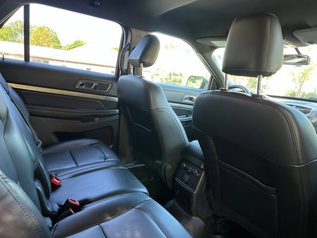 Used 2019 Ford Explorer XLT w/ Equipment Group 202A FWD image 18