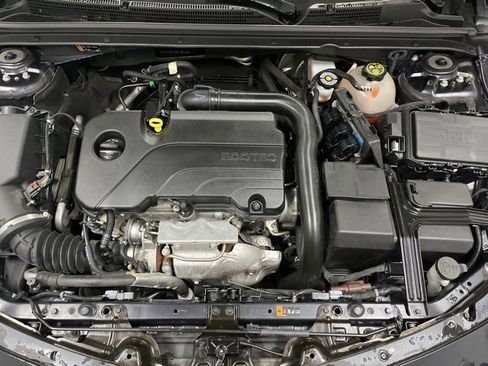 Used 2022 Chevrolet Malibu LT image 53