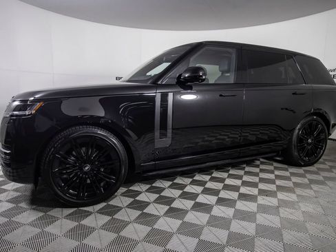 Used 2024 Land Rover Range Rover Long Wheelbase SE AWD/4WD image 10