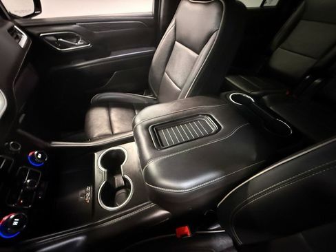 Used 2024 GMC Yukon XL SLT image 85