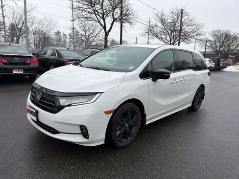 Used 2023 Honda Odyssey Sport image 3