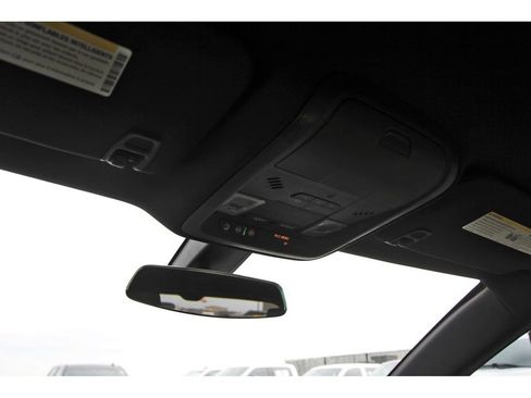 Used 2018 Cadillac XT5 FWD image 11