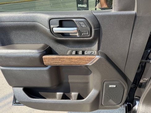 Used 2019 Chevrolet Silverado 1500 High Country w/ High Country Premium Package AWD/4WD image 32