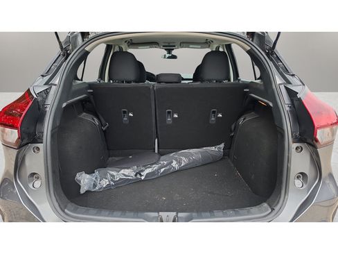 Used 2024 Nissan Kicks SV FWD image 17