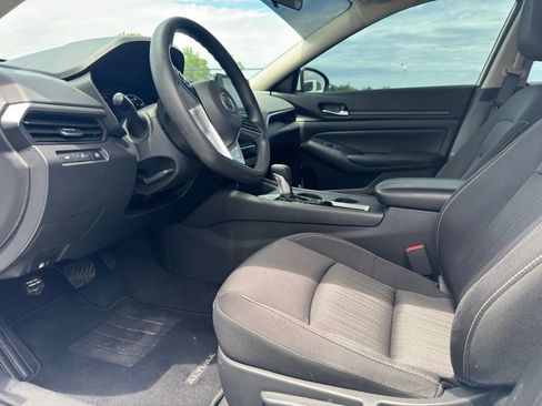 Used 2022 Nissan Altima 2.5 S FWD image 13