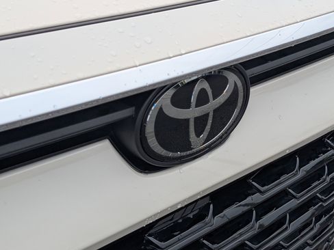 Used 2024 Toyota Grand Highlander Limited image 6