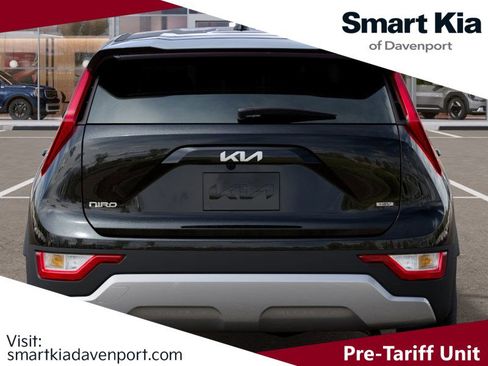 New 2025 Kia Niro LX image 13