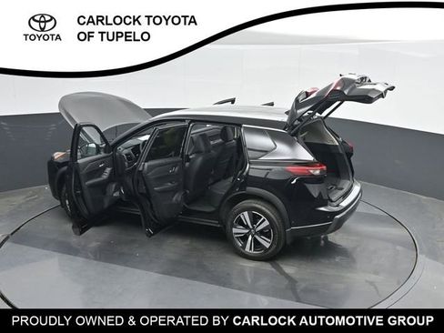 Used 2025 Nissan Rogue SL w/ SL Premium Package image 54