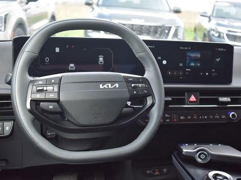 Used 2025 Kia EV6 Wind image 19