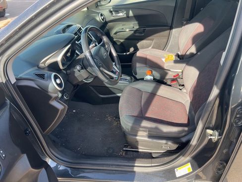 Used 2018 Chevrolet Sonic LT w/ Convenience Package image 12