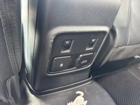 Used 2022 Ford Bronco Wildtrak image 18