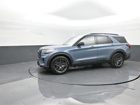 New 2026 Ford Explorer ST image 4