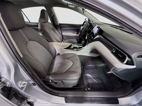 Used 2021 Toyota Camry LE image 28