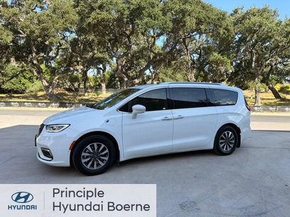 Used 2021 Chrysler Pacifica Touring-L