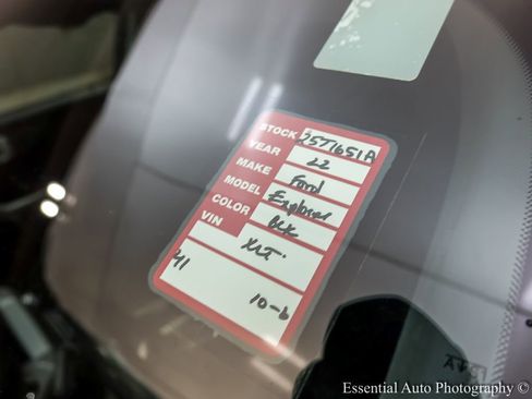 Certified 2022 Ford Explorer XLT image 29