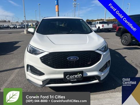Used 2023 Ford Edge ST image 3