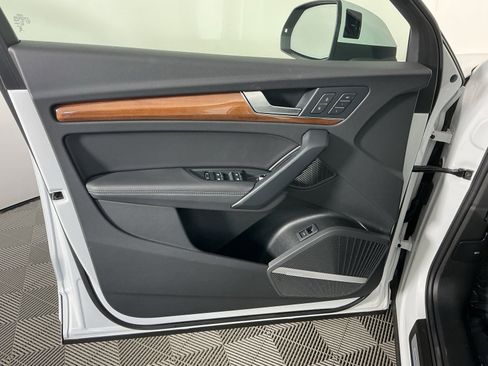 Used 2023 Audi Q5 2.0T Prestige w/ Prestige Package image 21