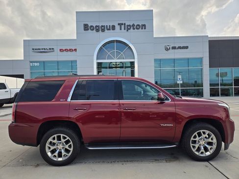Used 2017 GMC Yukon SLT w/ HD Trailering Package RWD image 2