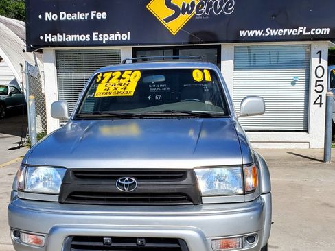 Used 2001 Toyota 4Runner Limited AWD/4WD image 2