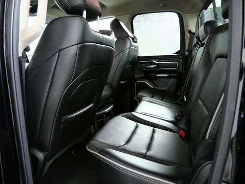 Used 2019 RAM 1500 Laramie AWD/4WD image 16