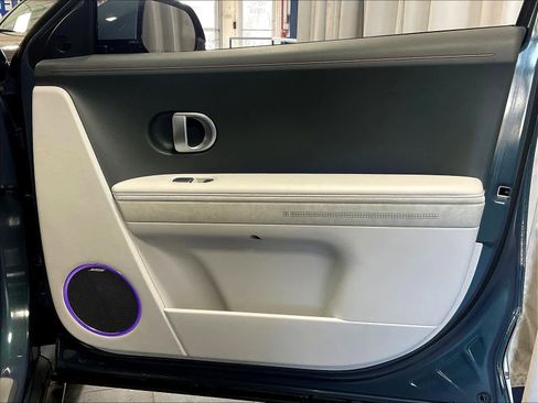 Used 2024 Hyundai Ioniq 5 Limited image 12