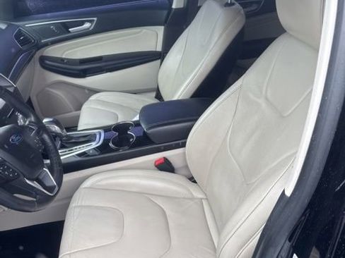 Used 2017 Ford Edge Titanium w/ Technology Package AWD/4WD image 5
