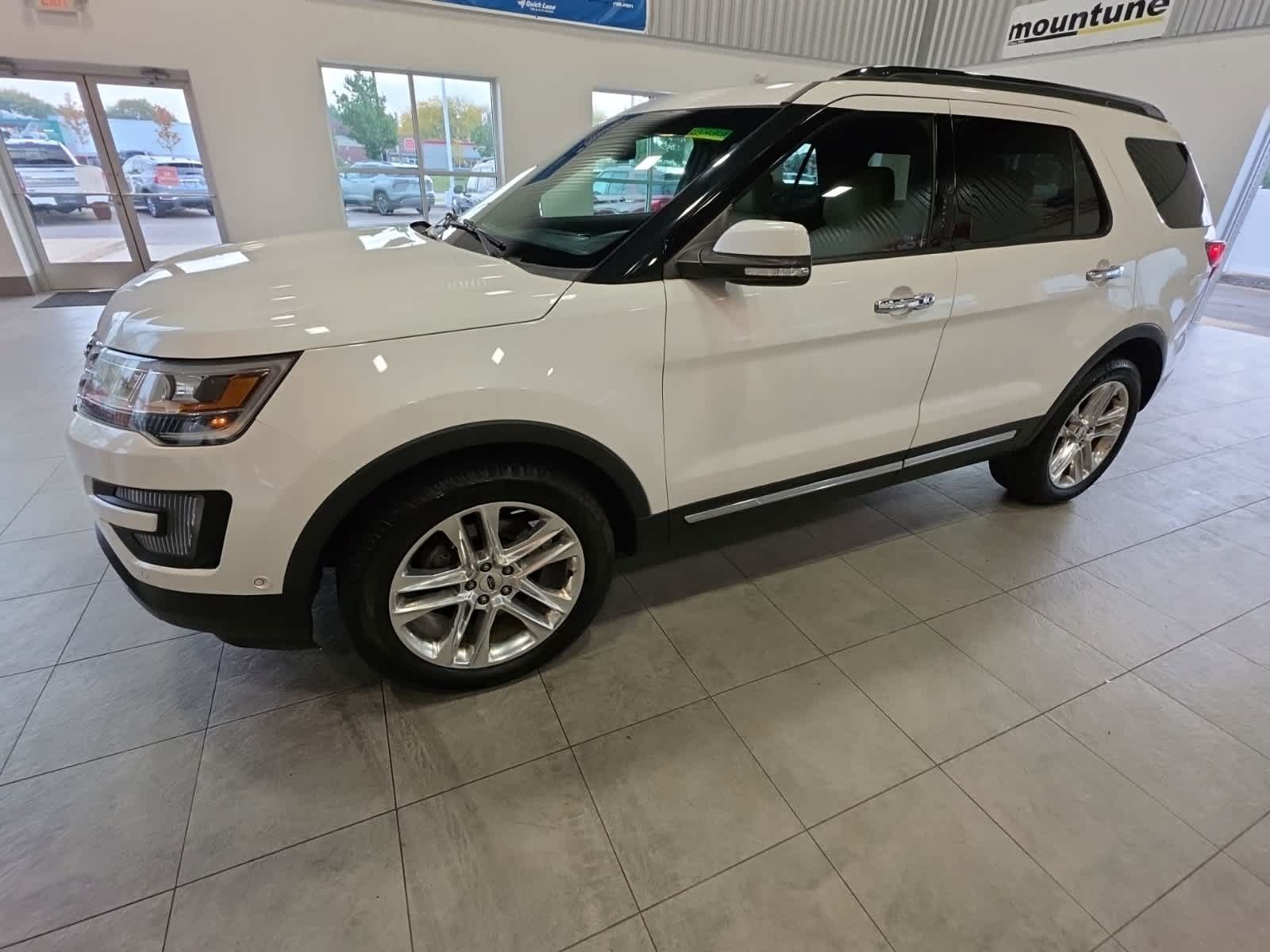 Used 2016 Ford Explorer Limited w/ Equipment Group 301A AWD/4WD image 14