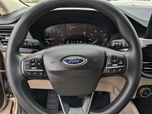 Used 2020 Ford Escape SE image 28