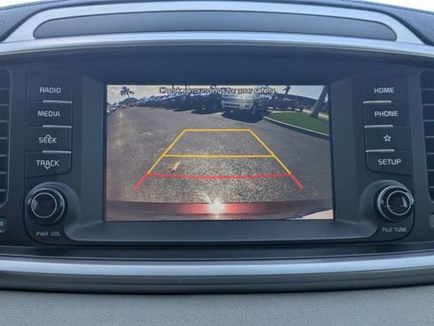 Used 2020 Kia Sorento LX w/ LX I4 Convenience Package FWD image 25