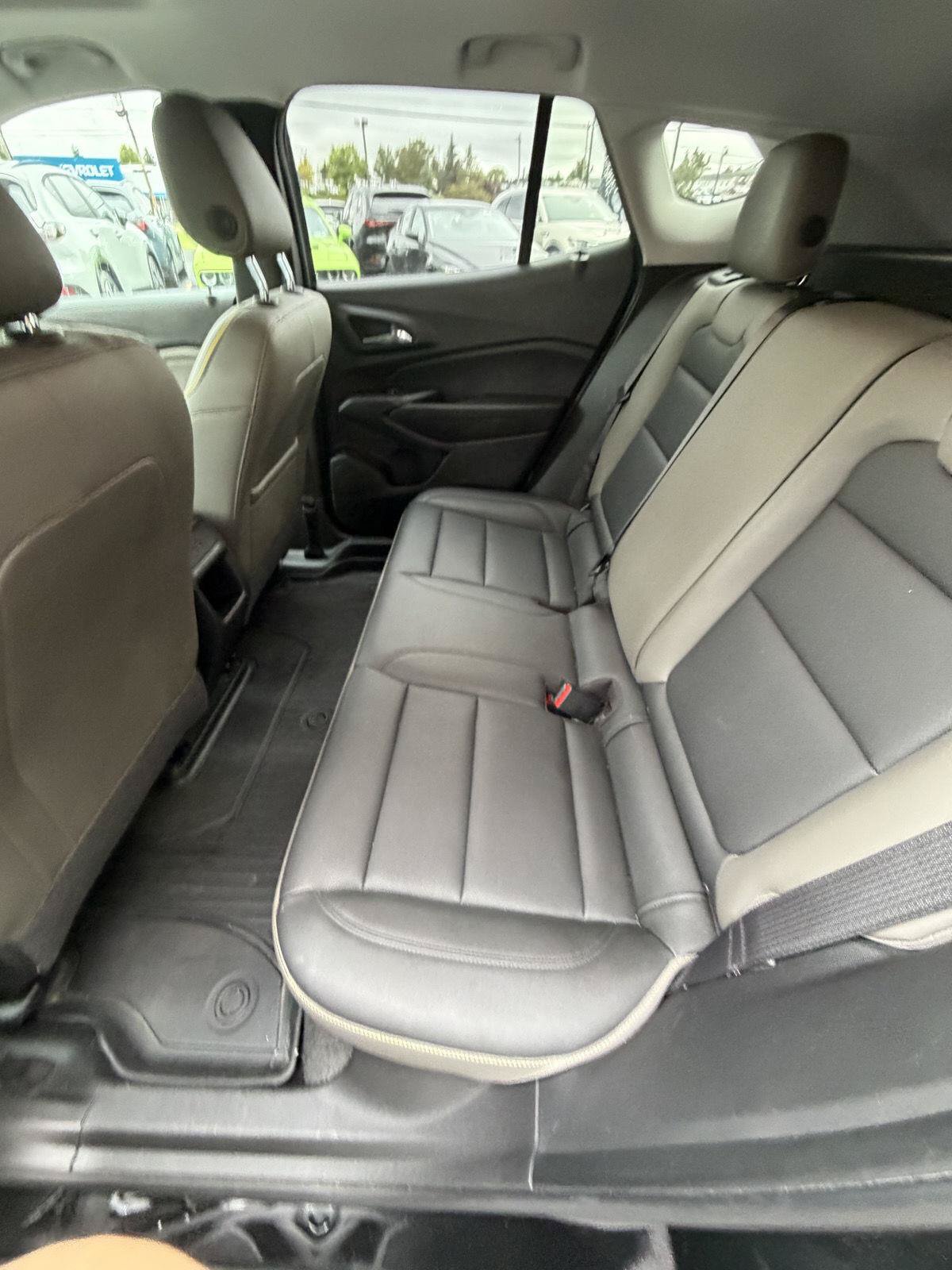 Used 2024 Chevrolet Trax ACTIV w/ Sunroof Package FWD image 13