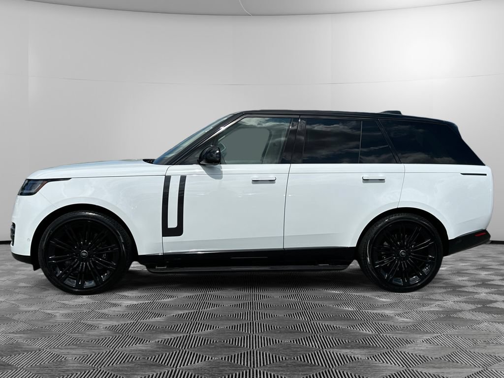 Used 2024 Land Rover Range Rover SE AWD/4WD image 2