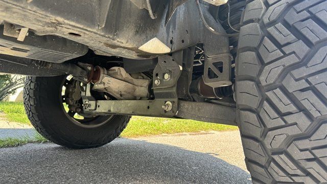 Used 2017 Nissan Titan SV AWD/4WD image 9