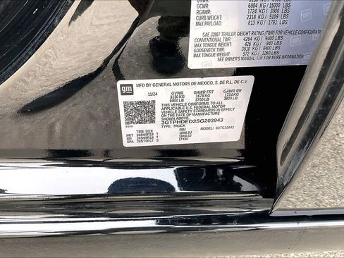 Certified 2025 GMC Sierra 1500 SLT image 32