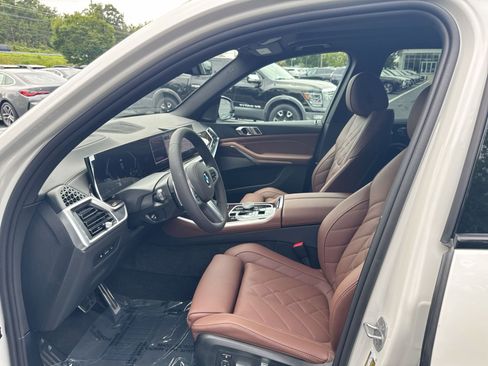 Used 2024 BMW X5 xDrive40i w/ Premium Package AWD/4WD image 7