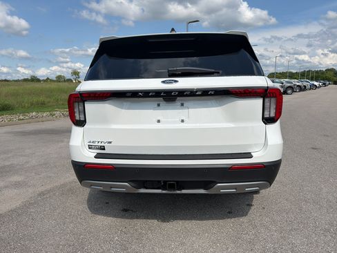 New 2026 Ford Explorer Active w/ Active Comfort Package RWD image 6